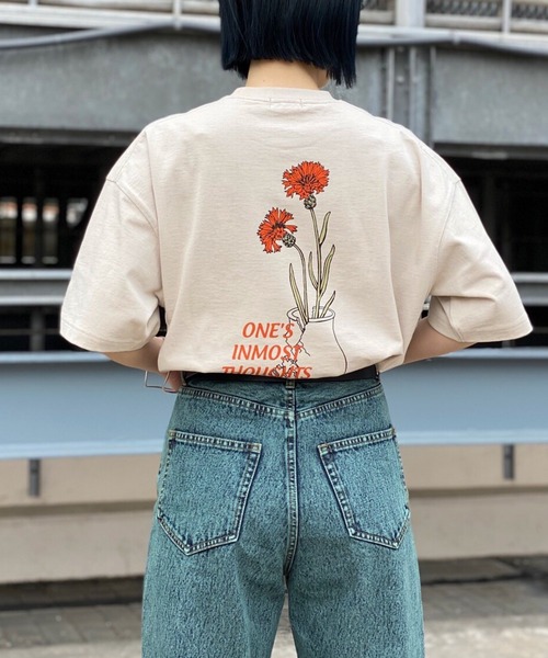 PBLIM(ページボーイリム)の「【PAGEBOYLIM】フラワーグラフィックT(Tシャツ/カットソー・レディース・チャコールグレー/ベージュ/オフホワイト・MEDIUM/LARGE)」の3枚目の写真