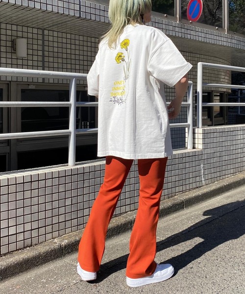 PBLIM(ページボーイリム)の「【PAGEBOYLIM】フラワーグラフィックT(Tシャツ/カットソー・レディース・チャコールグレー/ベージュ/オフホワイト・MEDIUM/LARGE)」の7枚目の写真