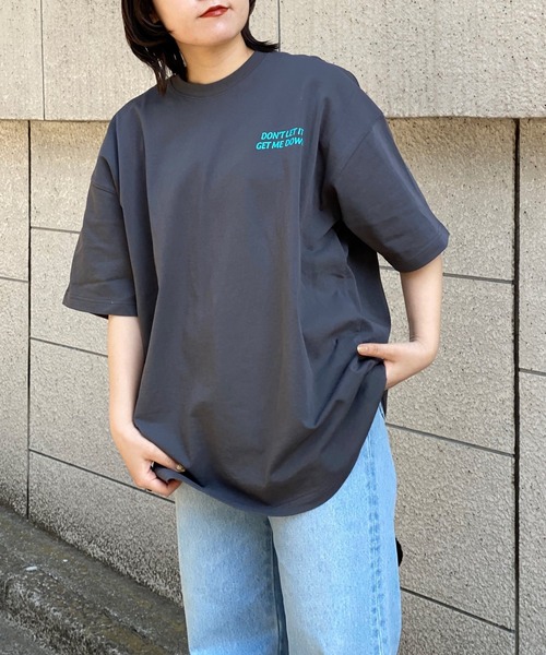 PBLIM(ページボーイリム)の「【PAGEBOYLIM】フラワーグラフィックT(Tシャツ/カットソー・レディース・チャコールグレー/ベージュ/オフホワイト・MEDIUM/LARGE)」の11枚目の写真