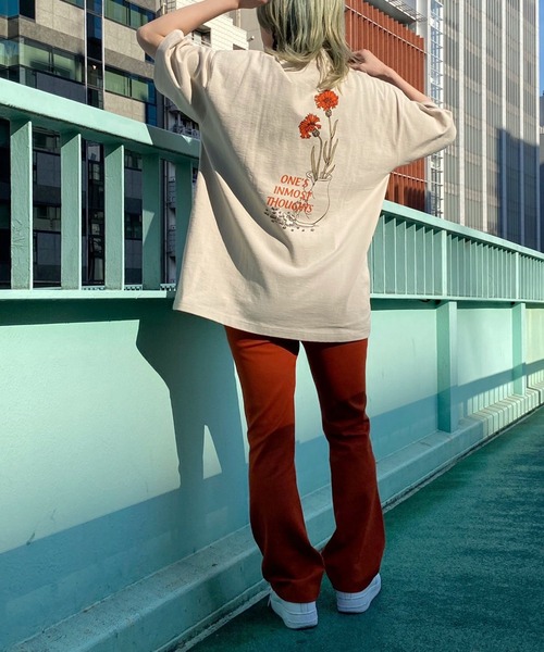 PBLIM(ページボーイリム)の「【PAGEBOYLIM】フラワーグラフィックT(Tシャツ/カットソー・レディース・チャコールグレー/ベージュ/オフホワイト・MEDIUM/LARGE)」の14枚目の写真