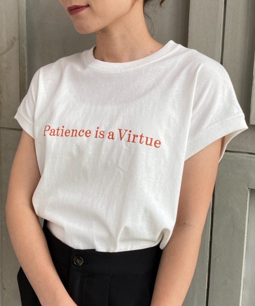 moment+（モーメントプラス）の「コットン100％カラーロゴプリントフレンチスリーブT（Tシャツ/カットソー・レディース・チャコールグレー/ベージュ/オフホワイト/オレンジ/グリーン/杢グレー・M）」の6枚目の写真