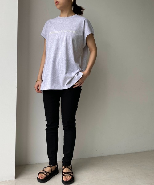 moment+（モーメントプラス）の「コットン100％カラーロゴプリントフレンチスリーブT（Tシャツ/カットソー・レディース・チャコールグレー/ベージュ/オフホワイト/オレンジ/グリーン/杢グレー・M）」の15枚目の写真