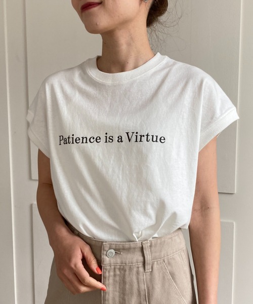 moment+（モーメントプラス）の「コットン100％カラーロゴプリントフレンチスリーブT（Tシャツ/カットソー・レディース・チャコールグレー/ベージュ/オフホワイト/オレンジ/グリーン/杢グレー・M）」の21枚目の写真