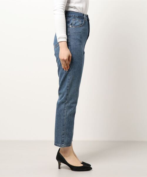 JUMELLE（ジュメロ）の「テーパードデニムパンツ（デニムパンツ・レディース・ブルー/ブラック・SMALL/MEDIUM/LARGE）」の13枚目の写真