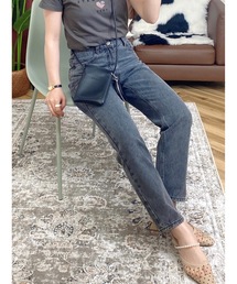 テーパードデニムパンツ