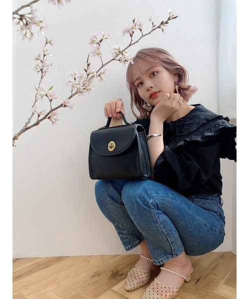 JUMELLE（ジュメロ）の「テーパードデニムパンツ（デニムパンツ・レディース・ブルー/ブラック・SMALL/MEDIUM/LARGE）」の18枚目の写真