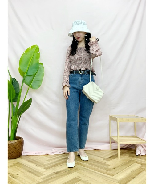JUMELLE（ジュメロ）の「テーパードデニムパンツ（デニムパンツ・レディース・ブルー/ブラック・SMALL/MEDIUM/LARGE）」の21枚目の写真
