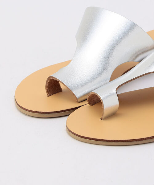 NICOLAS LAINAS(ニコラスライナス)の「【NICOLAS LAINAS/ニコラスライナス】サムカバーアッパーフラット(サンダル・レディース・シルバー/ベージュ系その他3・38/37)」の4枚目の写真