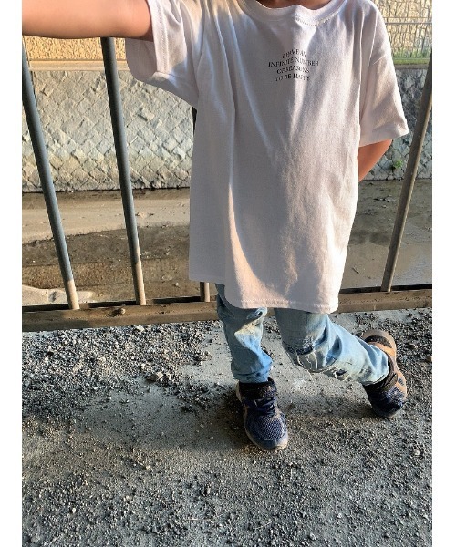 mou(モウ)の「mouオリジナル ロゴTシャツ【キッズ用】(Tシャツ/カットソー・キッズ・ホワイト・130cm/140cm/150cm/160cm)」の4枚目の写真