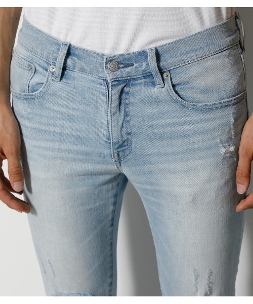 AZUL by moussy（アズールバイマウジー）の「CUT OFF CRASH SKINNY/カットオフクラッシュスキニー（デニムパンツ・メンズ・ライトブルー/ブルー系その他/ブラック/ブルー/ホワイト・LARGE/X-SMALL/X-LARGE/SMALL/MEDIUM）」の22枚目の写真