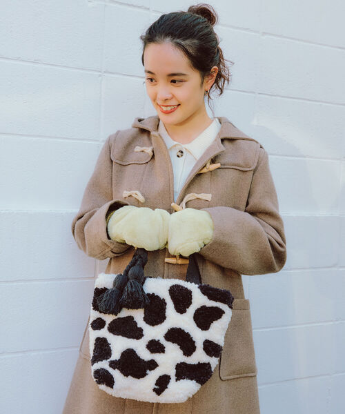 Ray BEAMS（レイビームス）の「Lilas Campbell × Ray BEAMS / 別注 COW トートバッグ（トートバッグ・レディース・ブラック/ブラウン・ONE SIZE）」の2枚目の写真