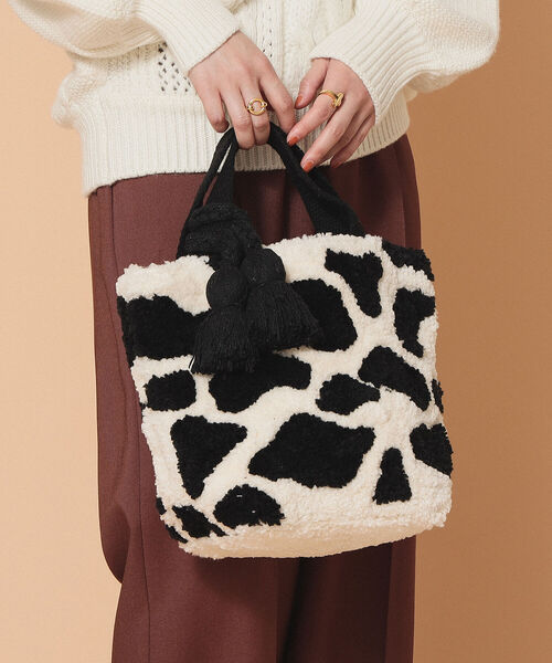 Ray BEAMS（レイビームス）の「Lilas Campbell × Ray BEAMS / 別注 COW トートバッグ（トートバッグ・レディース・ブラック/ブラウン・ONE SIZE）」の4枚目の写真