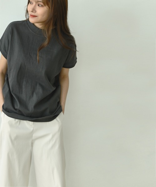 me+em select(ミームセレクト)の「モックネックコットンバスクTシャツ(Tシャツ/カットソー・レディース・アイボリー/クリーム/チャコールグレー/ブラック/モカ・FREE)」の4枚目の写真