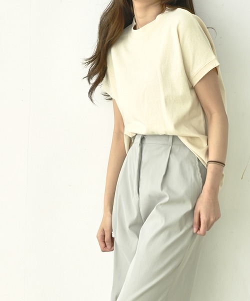 me+em select(ミームセレクト)の「モックネックコットンバスクTシャツ(Tシャツ/カットソー・レディース・アイボリー/クリーム/チャコールグレー/ブラック/モカ・FREE)」の1枚目の写真
