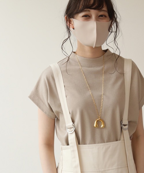 frames RAY CASSIN（フレームスレイカズン）の「【WEB限定】マスクSETフレンチスリーブモックネックTシャツ（マスク・レディース・オフホワイト/ブラック/ベージュ・FREE）」の3枚目の写真