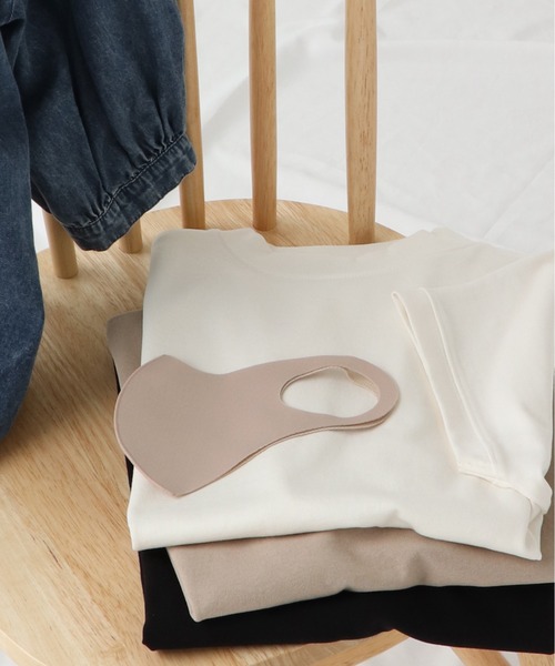 frames RAY CASSIN（フレームスレイカズン）の「【WEB限定】マスクSETフレンチスリーブモックネックTシャツ（マスク・レディース・オフホワイト/ブラック/ベージュ・FREE）」の13枚目の写真