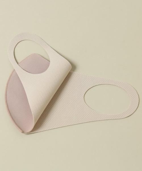 frames RAY CASSIN（フレームスレイカズン）の「【WEB限定】マスクSETフレンチスリーブモックネックTシャツ（マスク・レディース・オフホワイト/ブラック/ベージュ・FREE）」の7枚目の写真