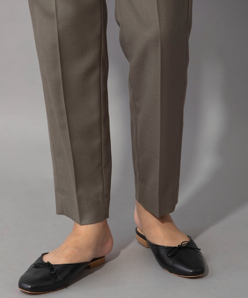 Munich(ミューニック)の「ウールヴィスコース2wayツイル テーパードパンツ(セットアップ可)(スラックス・レディース・ブラック/チャコールグレー/カーキ・XS/S/M)」の15枚目の写真