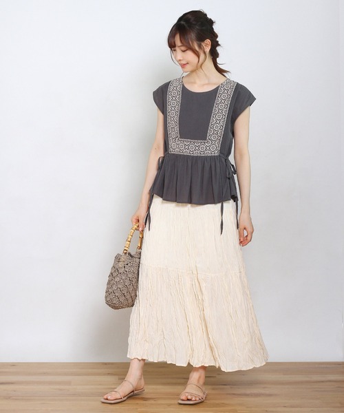 Crisp yours（クリスプユアーズ）の「【WEB限定】ワッシャープリーツティアードスカート（スカート・レディース・ブラック/アイボリー・FREE）」の3枚目の写真