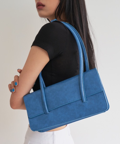 FEKETE（フェケテ）の「FEKETE VEGAN LEATHER SQUARE BAG（ハンドバッグ・レディース・ホワイト/ブラック/ブルー/グリーン・FREE）」の4枚目の写真
