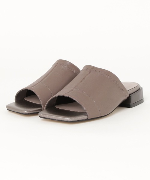 ODETTE E ODILE（オデットエオディール）の「F スクエアストレッチ サンダル25↑（サンダル・レディース・オフホワイト/ダークグレー・24.5cm/24cm/22cm/23.5cm/22.5cm/23cm/25cm）」の6枚目の写真