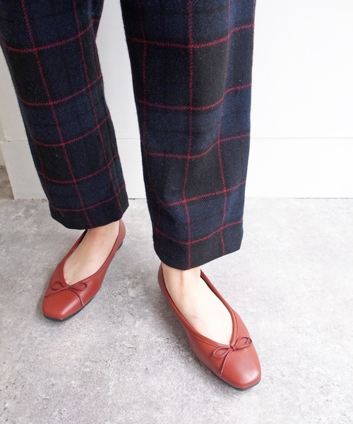 cava cava（サヴァサヴァ）の「撥水｜バレエシューズ　6420029（バレエシューズ・レディース・ブラック/ブラウン/マルチ/マスタード/アイボリー/ライトブルー/ライトベージュ/ライトグレー/ブラック×ホワイト/グレイッシュベージュ/ライトグリーン/シルバー/ダークベージュ/ガンメタ/プラチナム/シルバー系その他/ラベンダー/ホワイト×シルバー・22.5cm/23.5cm/24.5cm/23.0cm/24.0cm/24cm/23cm）」の6枚目の写真