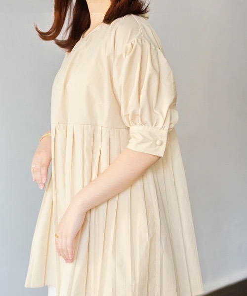 nemne store(ネンネストア)の「プリーツ切替チュニックブラウス(チュニック・レディース・ブラック/ベージュ/オフホワイト/ミント・フリー)」の10枚目の写真