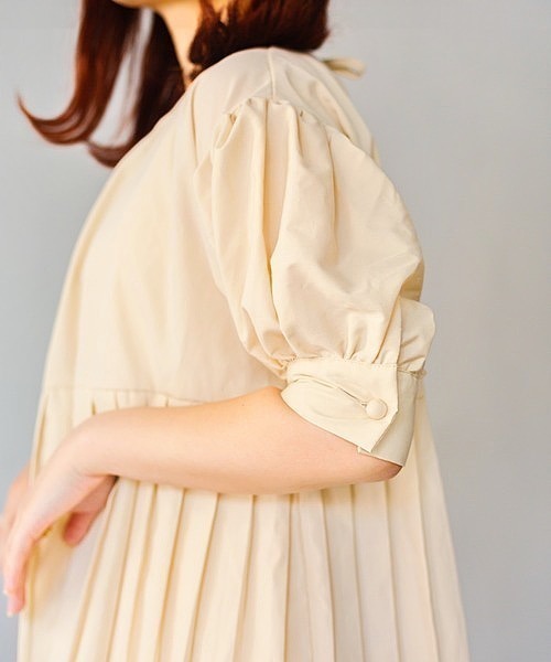 nemne store(ネンネストア)の「プリーツ切替チュニックブラウス(チュニック・レディース・ブラック/ベージュ/オフホワイト/ミント・フリー)」の11枚目の写真