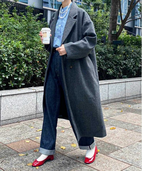 feepur(フェピュール)の「ロングチェスターコート(チェスターコート・レディース・アイボリー/ブラック/チャコールグレー/ブルーグレー/モカ・MEDIUM)」の4枚目の写真