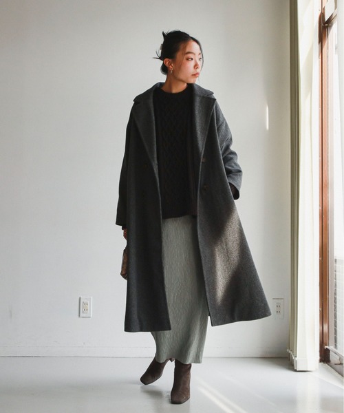 feepur(フェピュール)の「ロングチェスターコート(チェスターコート・レディース・アイボリー/ブラック/チャコールグレー/ブルーグレー/モカ・MEDIUM)」の7枚目の写真