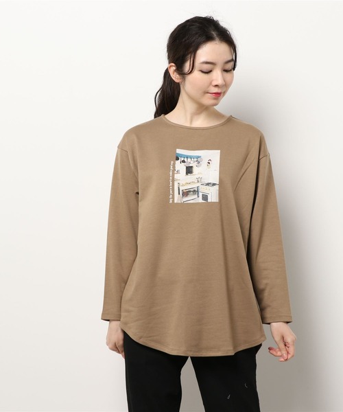 LBC(エルビーシー)の「バックスリットプリントプルオーバー(Tシャツ/カットソー・レディース・チャコールグレー/モカ・M/L)」の1枚目の写真