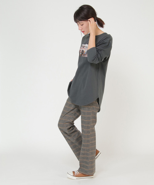 LBC(エルビーシー)の「バックスリットプリントプルオーバー(Tシャツ/カットソー・レディース・チャコールグレー/モカ・M/L)」の7枚目の写真