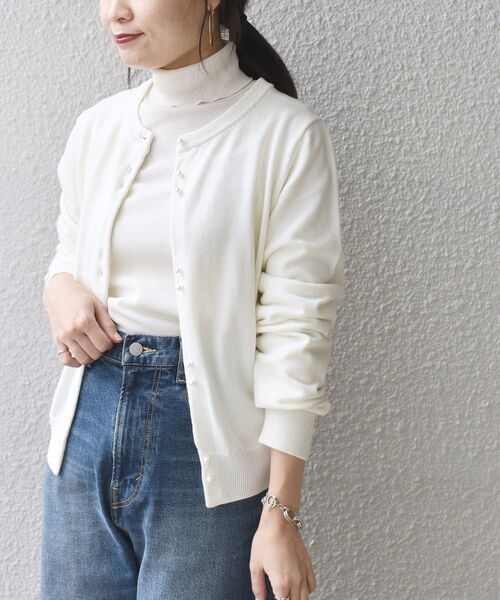 SHIPS（シップス）の「*〈手洗い可能〉パールモチーフボタンカーディガン◆（カーディガン/ボレロ・レディース・ブラック/ネイビー/オフホワイト/ライトオリーブ・ONE SIZE）」の11枚目の写真