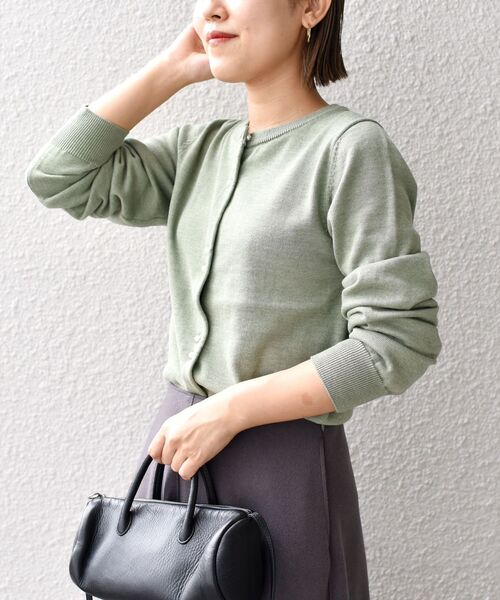 SHIPS（シップス）の「*〈手洗い可能〉パールモチーフボタンカーディガン◆（カーディガン/ボレロ・レディース・ブラック/ネイビー/オフホワイト/ライトオリーブ・ONE SIZE）」の18枚目の写真