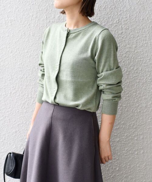 SHIPS（シップス）の「*〈手洗い可能〉パールモチーフボタンカーディガン◆（カーディガン/ボレロ・レディース・ブラック/ネイビー/オフホワイト/ライトオリーブ・ONE SIZE）」の13枚目の写真