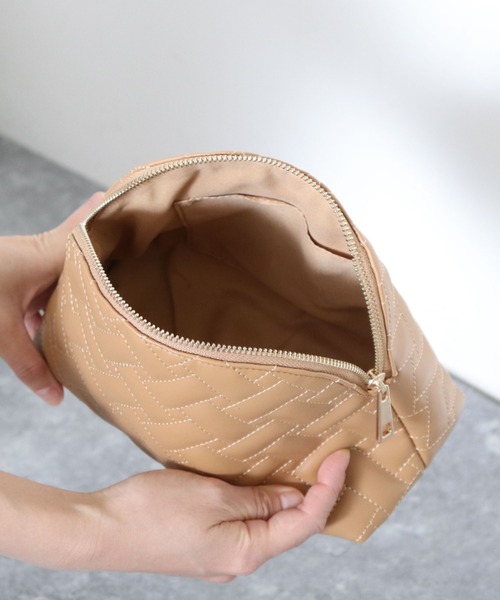 archives(アルシーヴ)の「キルティングポーチセット2waybag(ショルダーバッグ・レディース・ブラック/アイボリー/キャメル・FREE)」の11枚目の写真