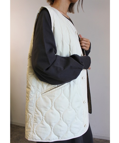 MLI'A（エムリア）の「キルティングベスト／A（ベスト・レディース・カーキ/アイボリー/ブラック・M）」の16枚目の写真