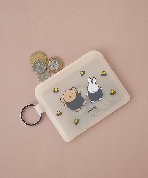 Miffy（ ミッフィー）の「FLAPPO ミッフィー ポーチ（カードケース・レディース・ホワイト/ブラック/グリーン/ピンク/ベージュ/ベージュ系その他・フリー）」の4枚目の写真
