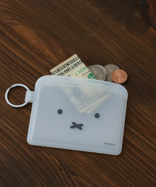 Miffy（ ミッフィー）の「FLAPPO ミッフィー ポーチ（カードケース・レディース・ホワイト/ブラック/グリーン/ピンク/ベージュ/ベージュ系その他・フリー）」の2枚目の写真