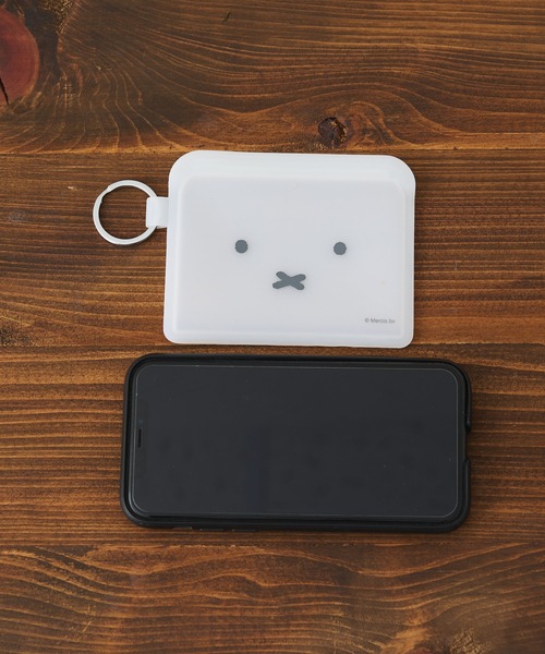 Miffy（ ミッフィー）の「FLAPPO ミッフィー ポーチ（カードケース・レディース・ホワイト/ブラック/グリーン/ピンク/ベージュ/ベージュ系その他・フリー）」の8枚目の写真