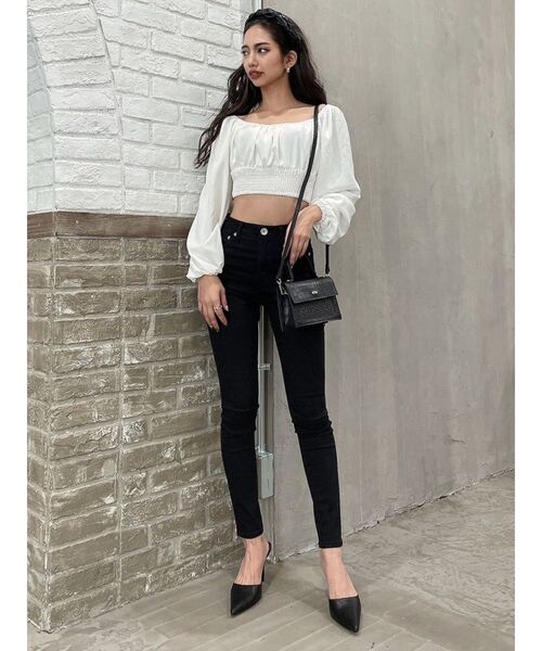 GYDA(ジェイダ)の「M/W BACKレースクロスデザインカラースキニーパンツ(その他パンツ・レディース・ブラック/ベージュ・SMALL/MEDIUM/X-SMALL)」の8枚目の写真
