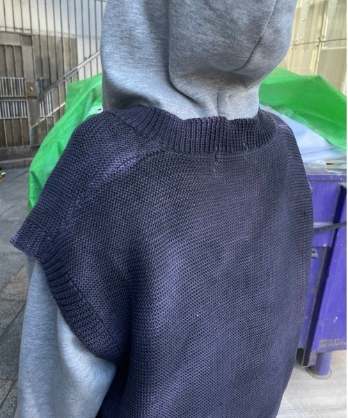XU（エックスユー）の「【XU/エックスユー】spray washed knit vest/スプレー加工 Vネックニットベスト ダメージニットベスト ニットベスト（ベスト・メンズ・パープル/グレー・ONE SIZE）」の17枚目の写真