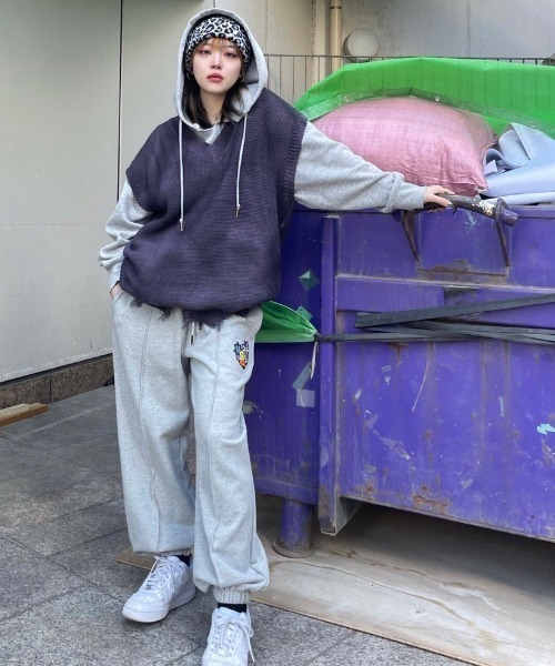 XU（エックスユー）の「【XU/エックスユー】spray washed knit vest/スプレー加工 Vネックニットベスト ダメージニットベスト ニットベスト（ベスト・メンズ・パープル/グレー・ONE SIZE）」の11枚目の写真