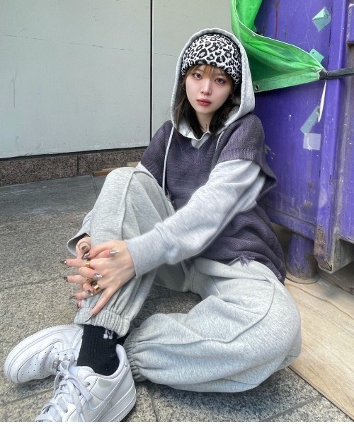 XU（エックスユー）の「【XU/エックスユー】spray washed knit vest/スプレー加工 Vネックニットベスト ダメージニットベスト ニットベスト（ベスト・メンズ・パープル/グレー・ONE SIZE）」の14枚目の写真