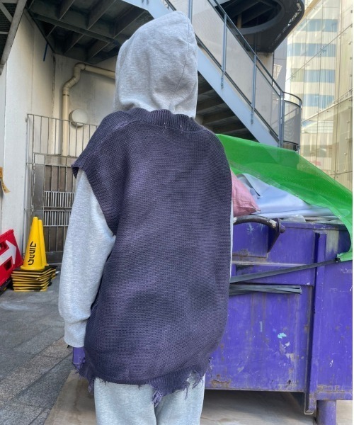XU（エックスユー）の「【XU/エックスユー】spray washed knit vest/スプレー加工 Vネックニットベスト ダメージニットベスト ニットベスト（ベスト・メンズ・パープル/グレー・ONE SIZE）」の18枚目の写真