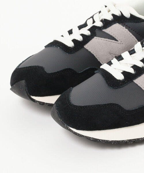 NEW BALANCE(ニューバランス)の「NEW BALANCE / MS237(スニーカー・レディース・ベージュ/ブラック・22.5cm/23.5cm/24.5cm/23.0cm/24.0cm)」の3枚目の写真