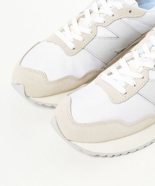 NEW BALANCE(ニューバランス)の「NEW BALANCE / MS237(スニーカー・レディース・ベージュ/ブラック・22.5cm/23.5cm/24.5cm/23.0cm/24.0cm)」の12枚目の写真
