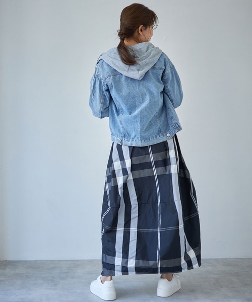 each（イーチ）の「フード付きデニムジャケット（デニムジャケット・レディース・サックスブルー・FREE）」の11枚目の写真