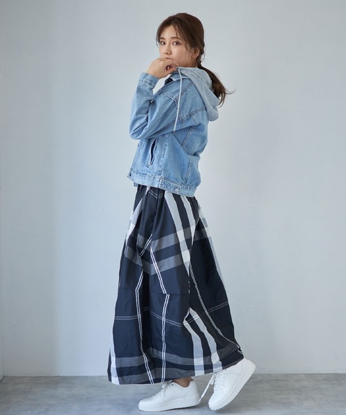 each（イーチ）の「フード付きデニムジャケット（デニムジャケット・レディース・サックスブルー・FREE）」の6枚目の写真