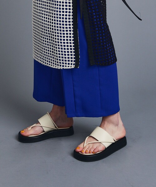 UNITED TOKYO（ユナイテッドトウキョウ）の「フラットフレームサンダル（サンダル・レディース・ホワイト/ブラック/その他2・23.5cm/24.5cm）」の7枚目の写真